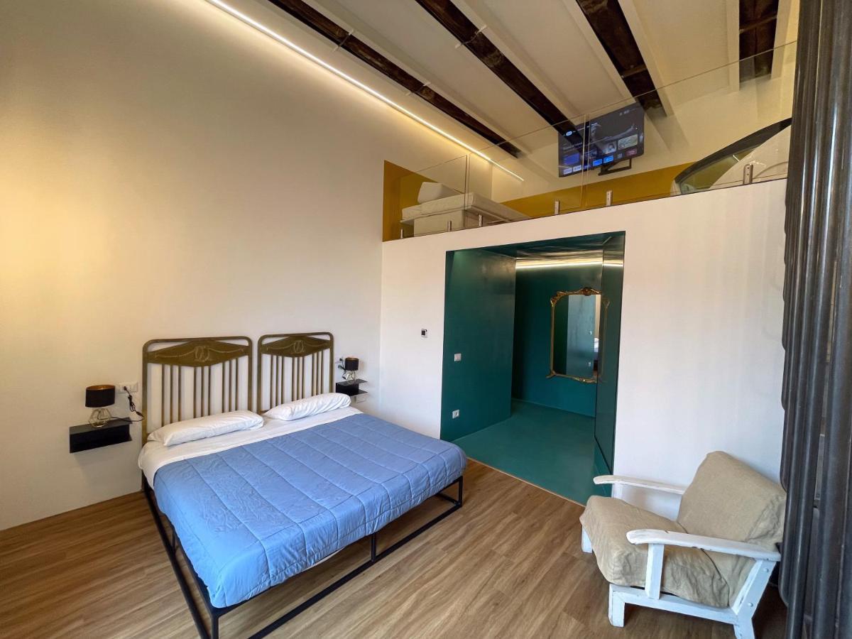 Tutt 'E Sant Luxury Rooms Наполи Екстериор снимка